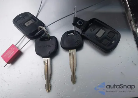 2002 Hyundai Sonata z USA, uszkodzony, nr VIN KMHWF25S82A681872